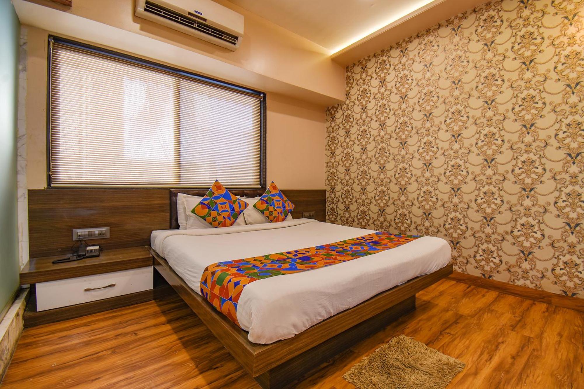 Hotel Fabexpress Glory - Nr Skywalk Bridge Pimpri-Chinchwad Exterior foto