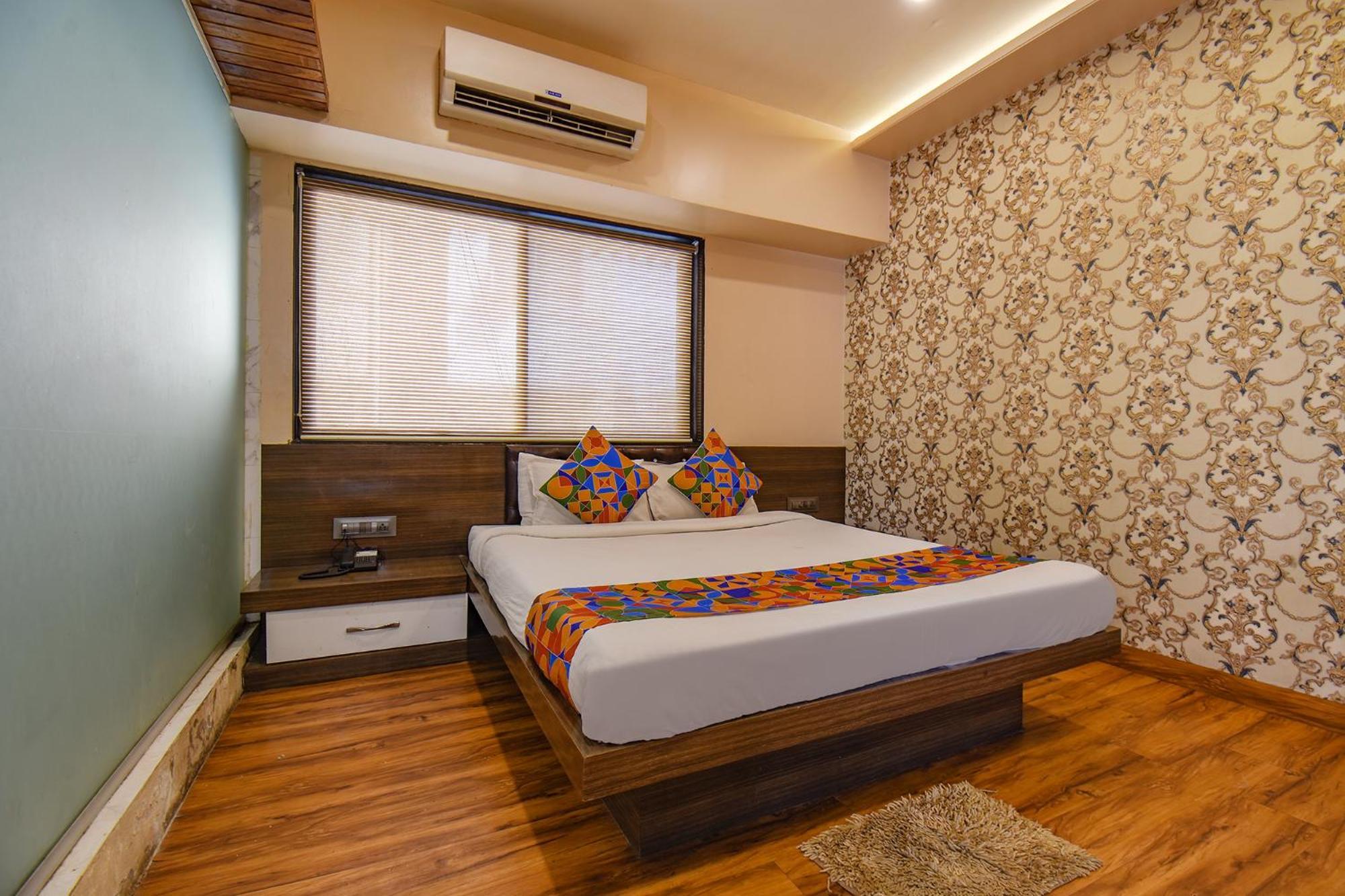 Hotel Fabexpress Glory - Nr Skywalk Bridge Pimpri-Chinchwad Exterior foto
