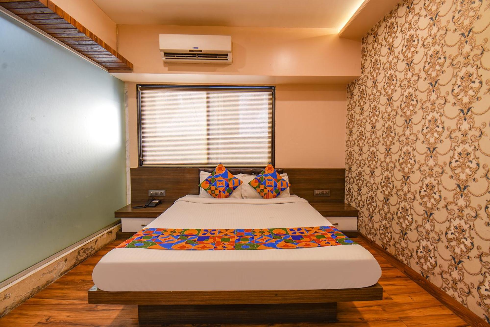 Hotel Fabexpress Glory - Nr Skywalk Bridge Pimpri-Chinchwad Exterior foto