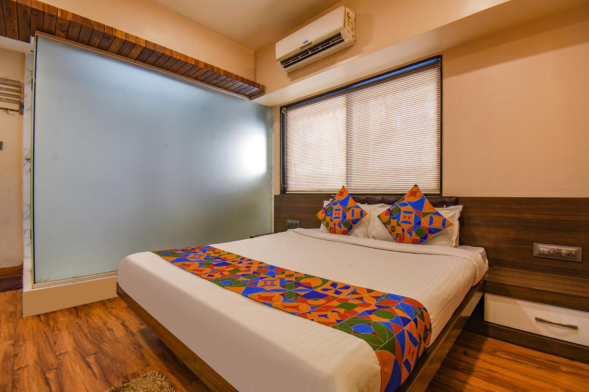 Hotel Fabexpress Glory - Nr Skywalk Bridge Pimpri-Chinchwad Exterior foto
