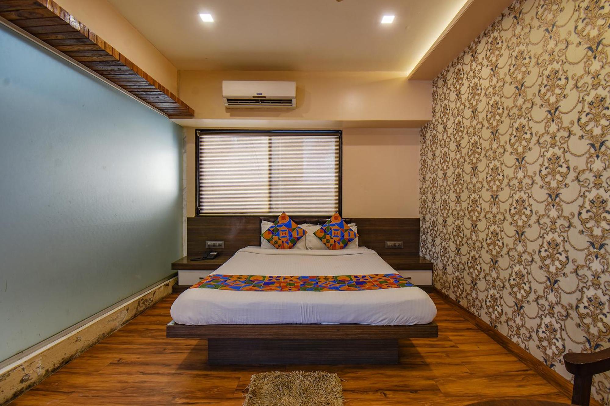 Hotel Fabexpress Glory - Nr Skywalk Bridge Pimpri-Chinchwad Exterior foto
