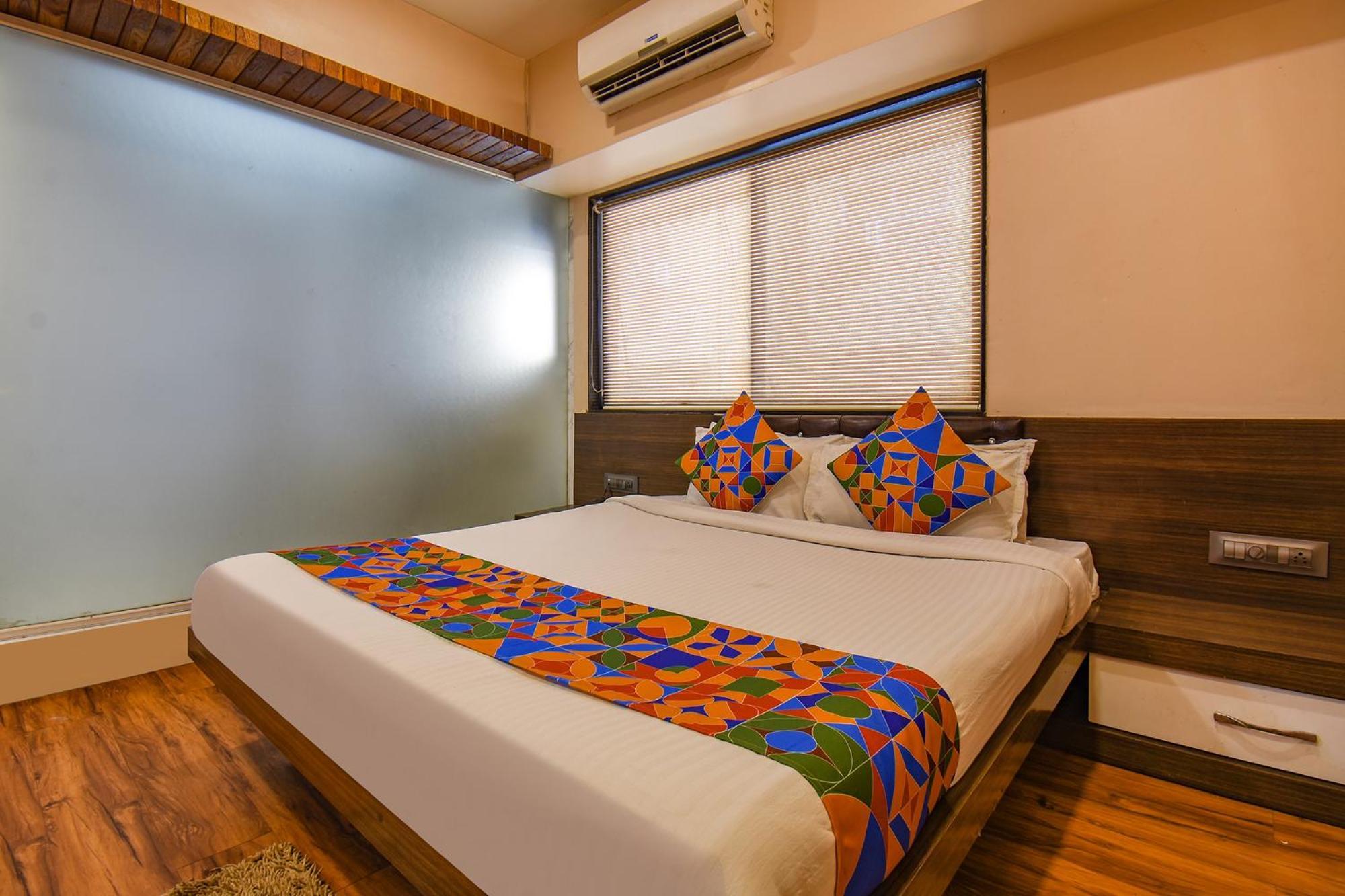 Hotel Fabexpress Glory - Nr Skywalk Bridge Pimpri-Chinchwad Exterior foto